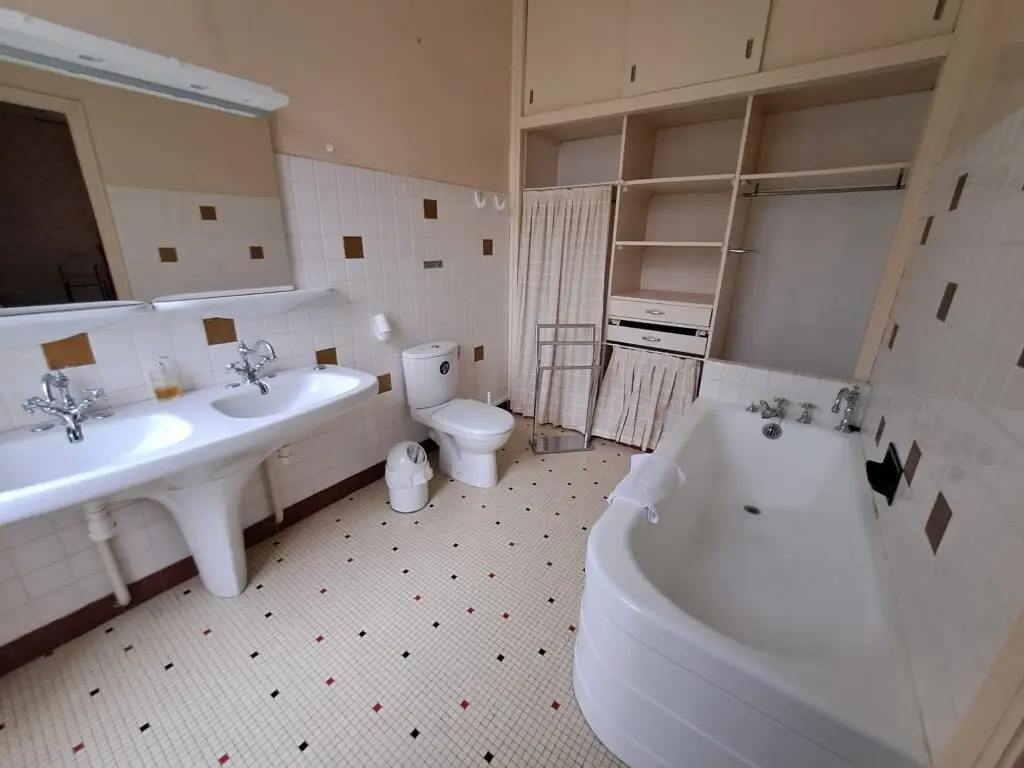 SDB et WC privé de la chambre Les Tilleuls