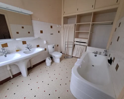 SDB et WC privé de la chambre Les Tilleuls