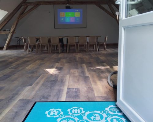 Salle séminaire les chénes entrée